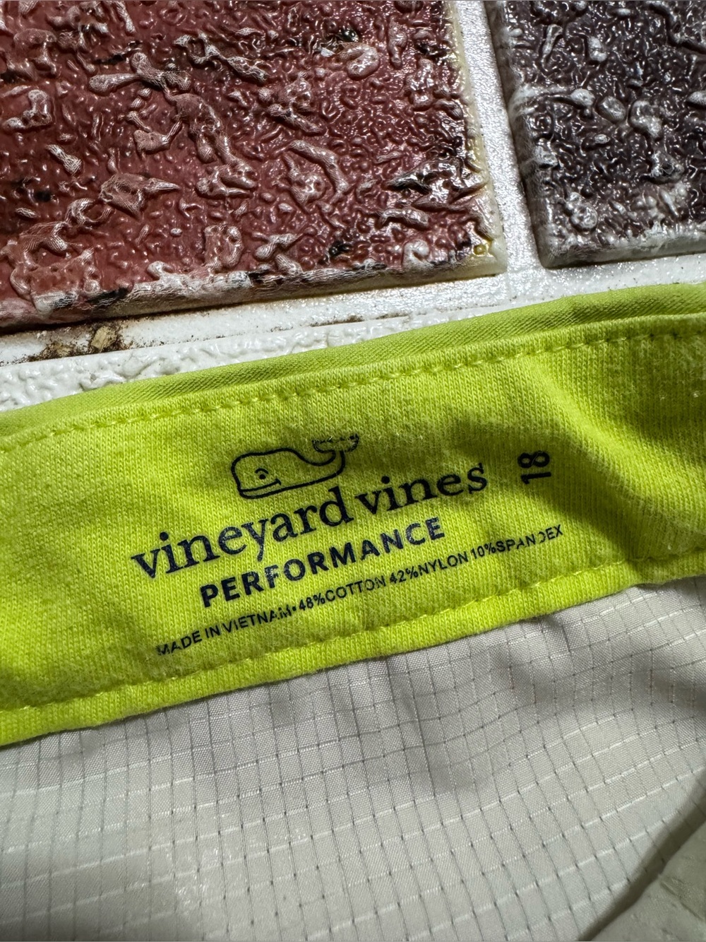 Vineyard Vines Performance shorts boys size 18 Lime Green yellow